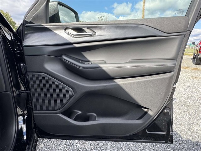 New 2025 Jeep Grand Cherokee L Laredo w/ Luxury Tech Group I image 12