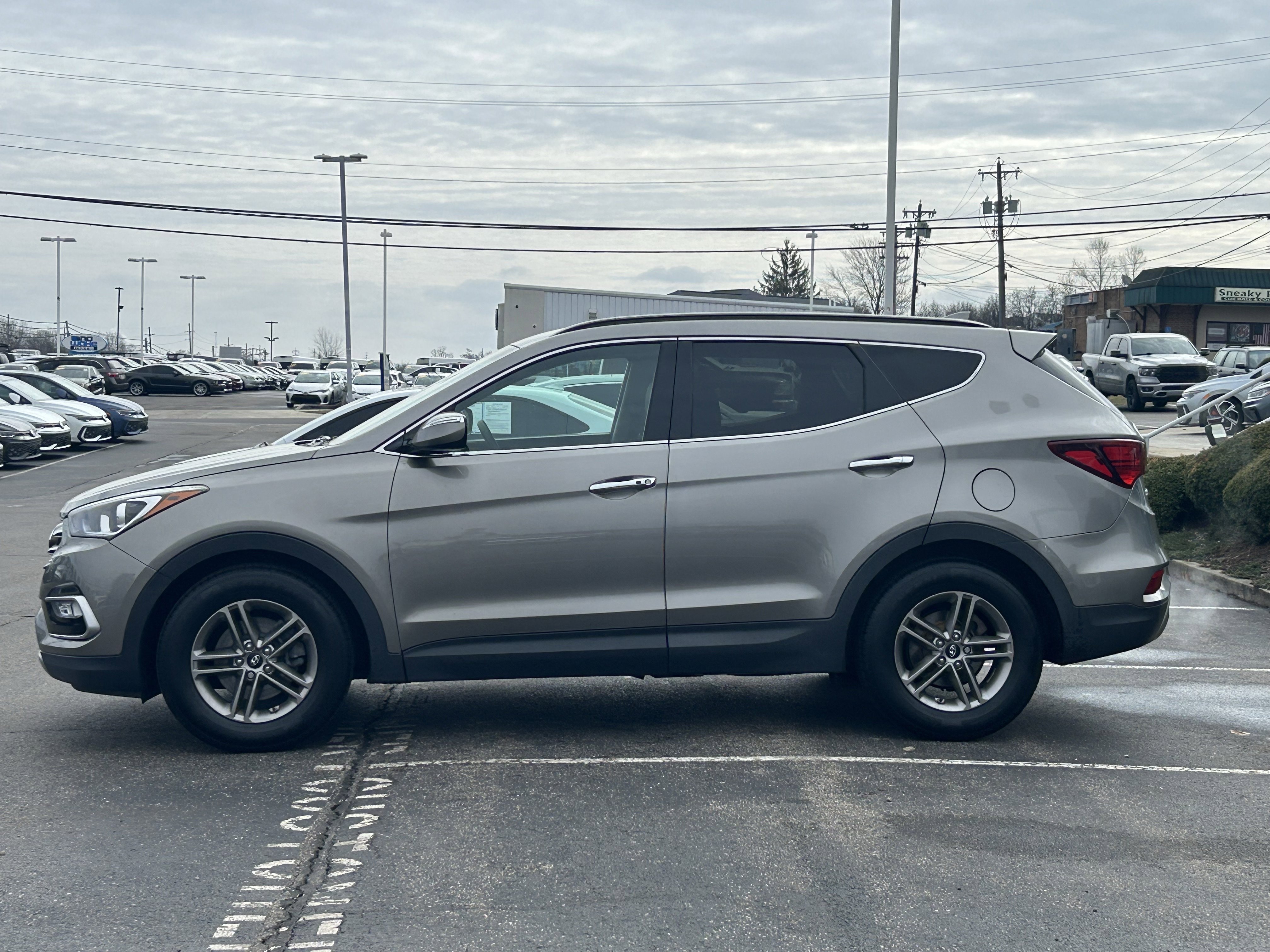 Used 2017 Hyundai Santa Fe Sport image 4