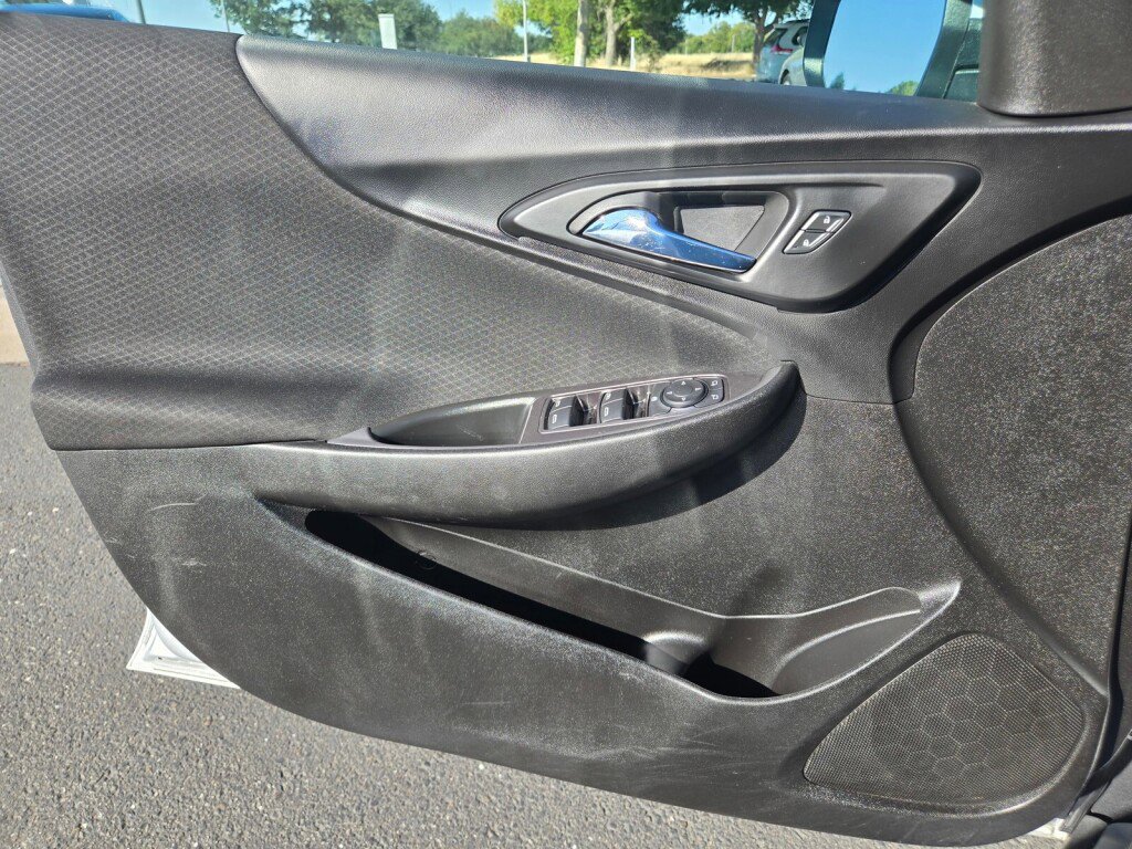 Used 2022 Chevrolet Malibu LT image 21