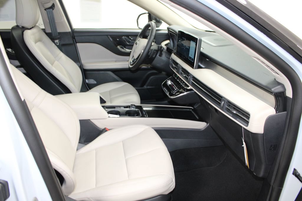 New 2026 Lincoln Corsair Premiere image 29