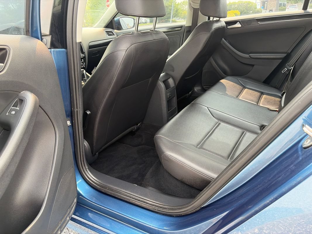 Used 2017 Volkswagen Jetta SEL FWD image 11