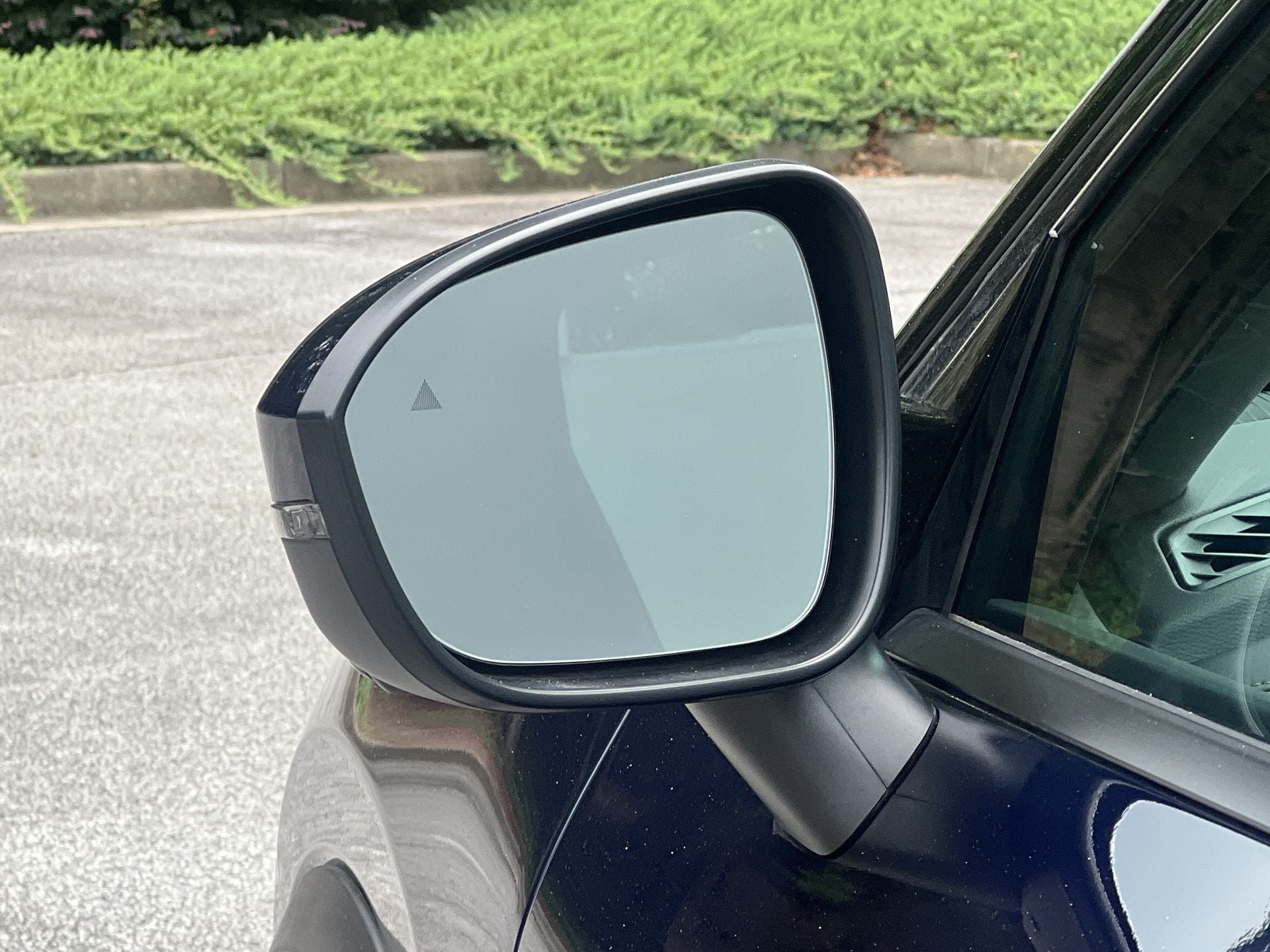 Certified 2026 Nissan Rogue SL FWD image 28