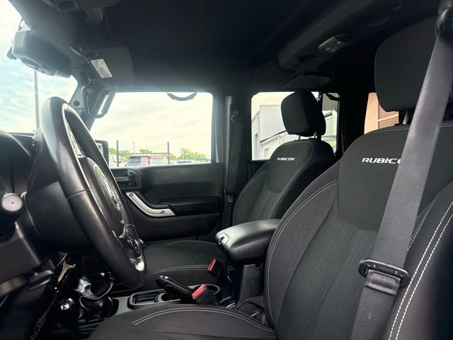 Used 2016 Jeep Wrangler Unlimited Rubicon w/ Connectivity Group AWD/4WD image 8