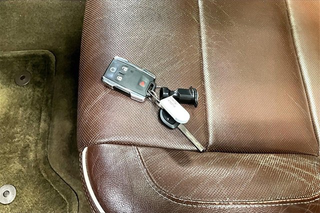 Used 2014 Chevrolet Silverado 1500 High Country w/ High Country Premium Package image 32