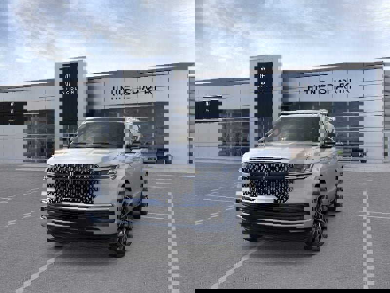 New 2026 Lincoln Navigator Reserve image 2