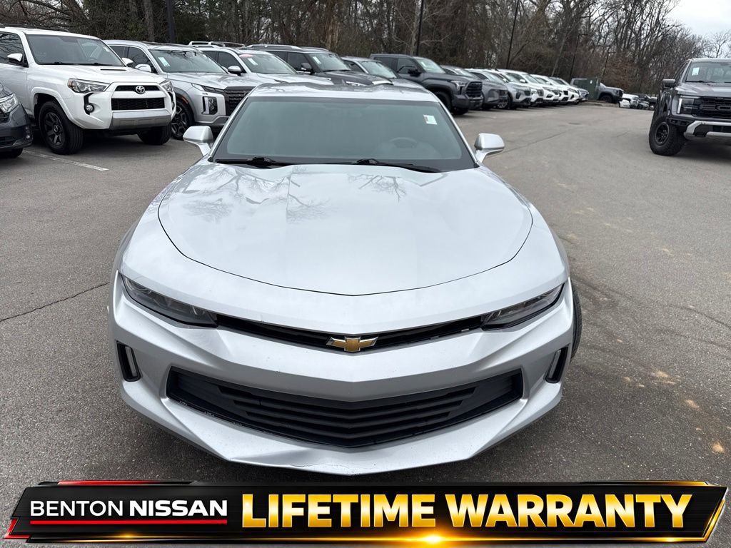 Used 2018 Chevrolet Camaro LT RWD image 9