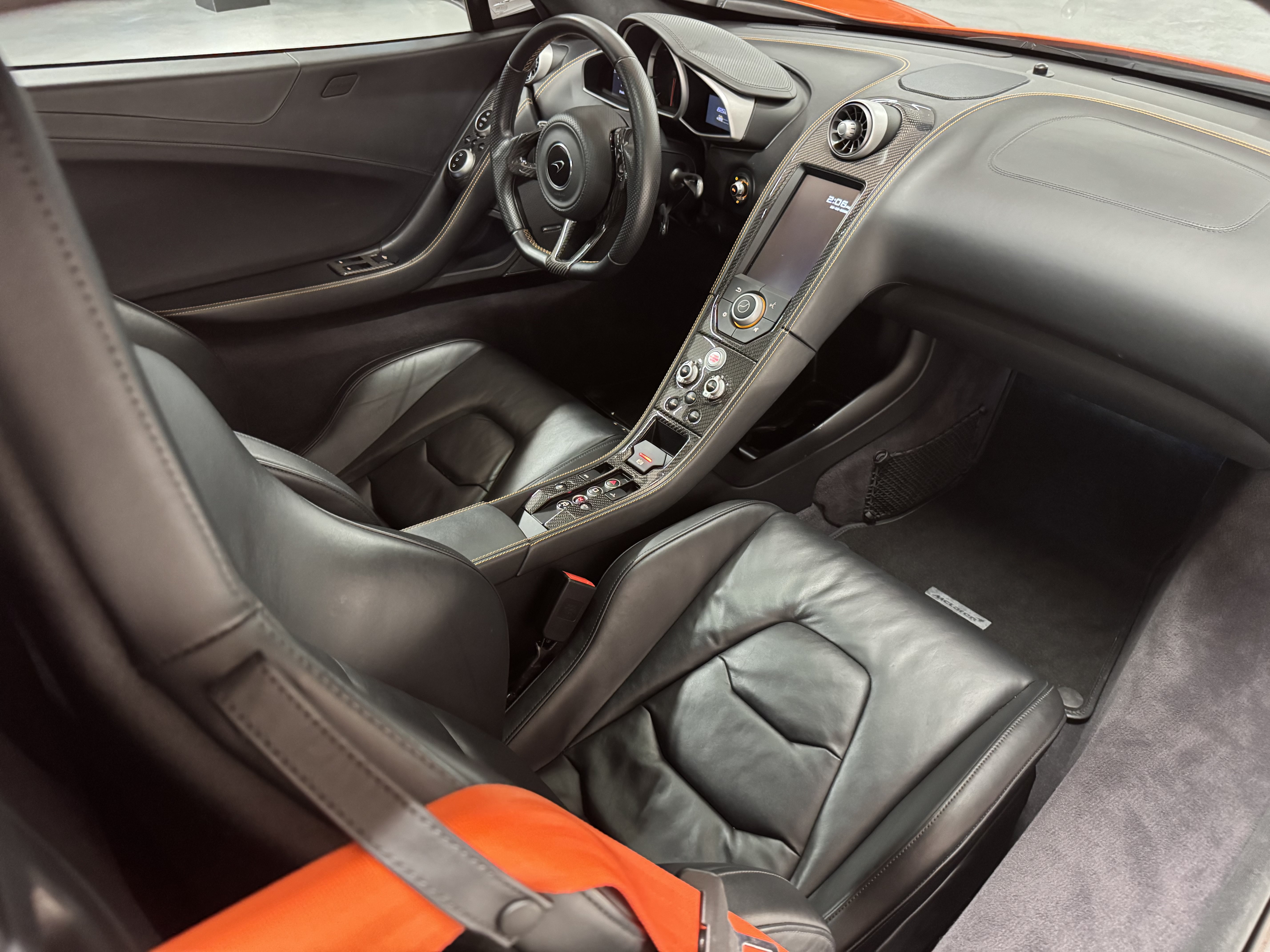Used 2015 McLaren 650S Spider RWD image 13