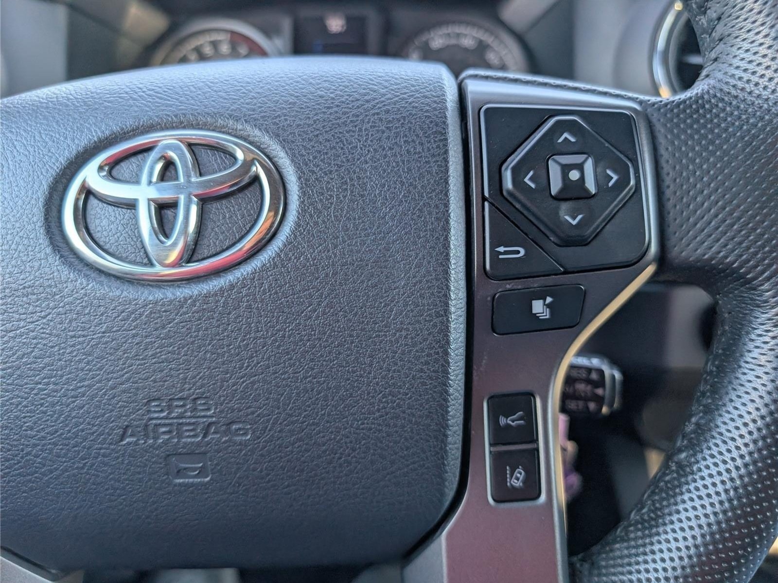 Used 2020 Toyota Tacoma TRD Off-Road AWD/4WD image 22