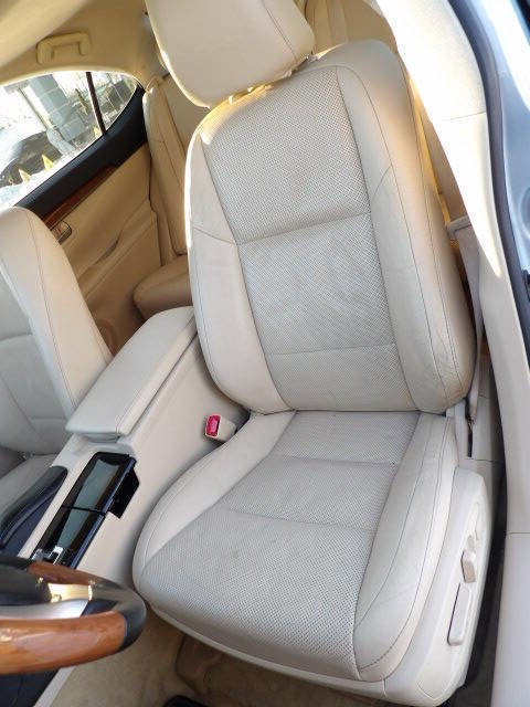 Used 2013 Lexus ES 300h w/ Luxury Pkg FWD image 20