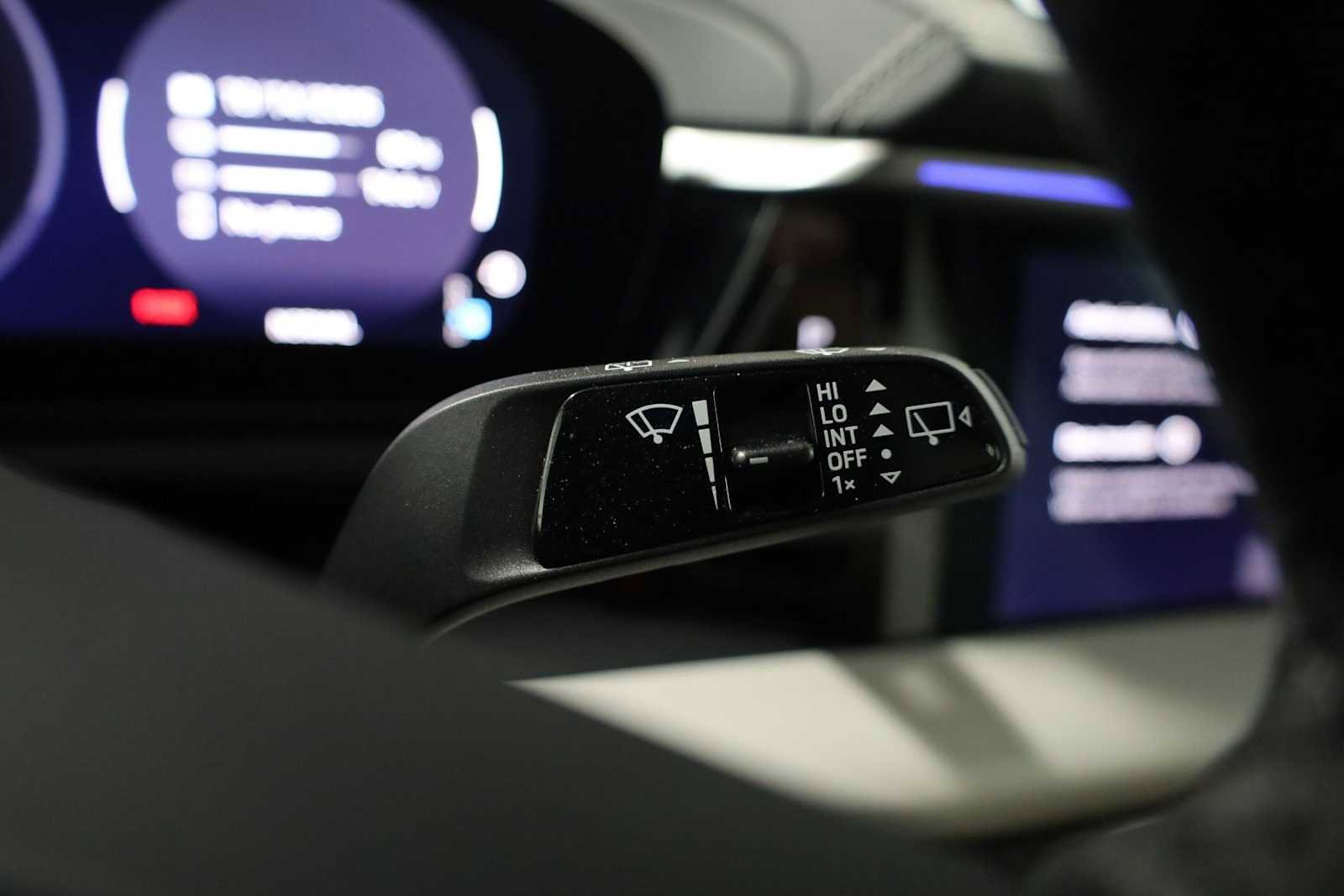 Certified 2025 Porsche Macan Electric image 30