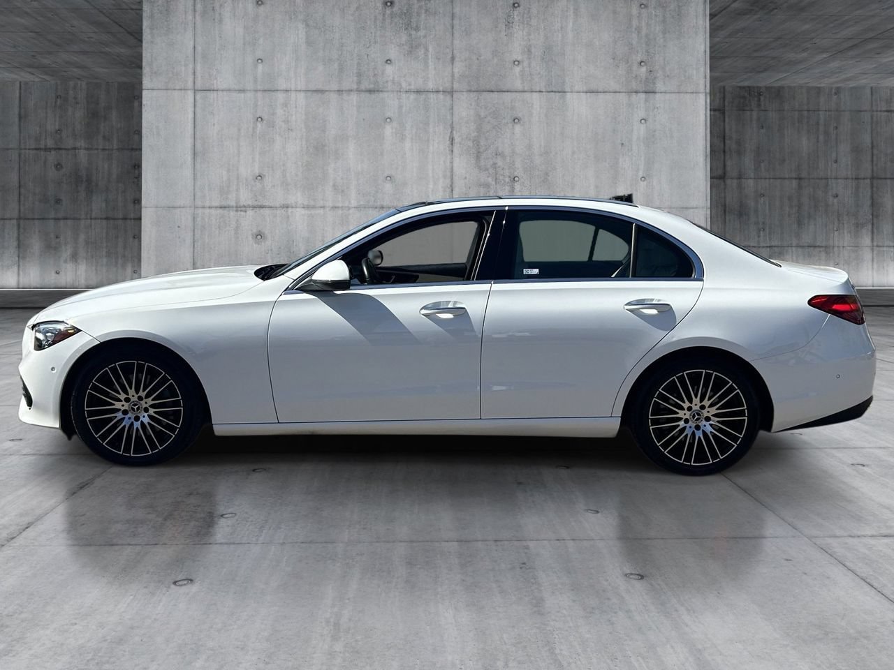 Used 2025 Mercedes-Benz C 300 4MATIC Sedan image 2