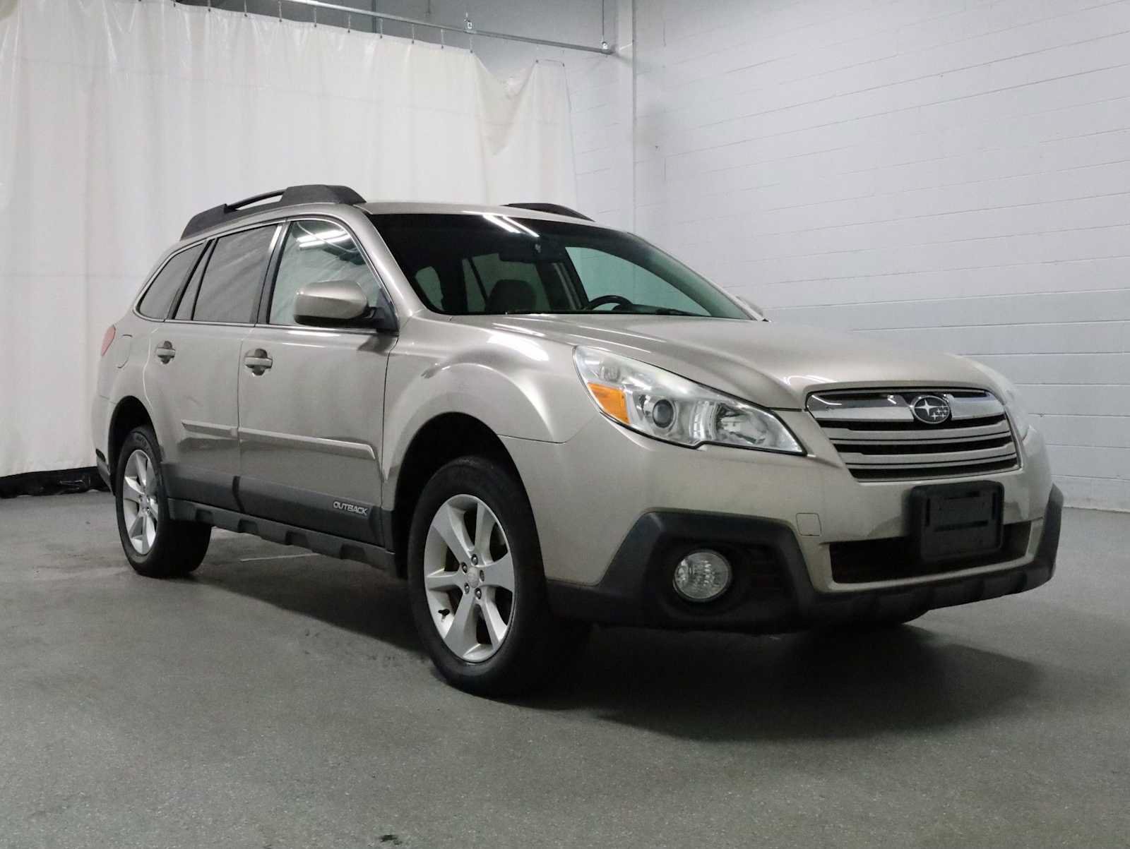 Used 2014 Subaru Outback 2.5i Premium AWD/4WD image 13