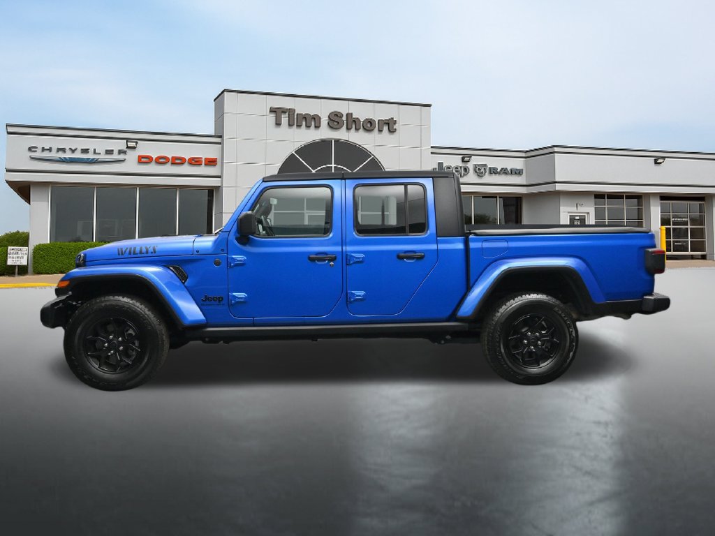 Used 2025 Jeep Gladiator Sport AWD/4WD image 2