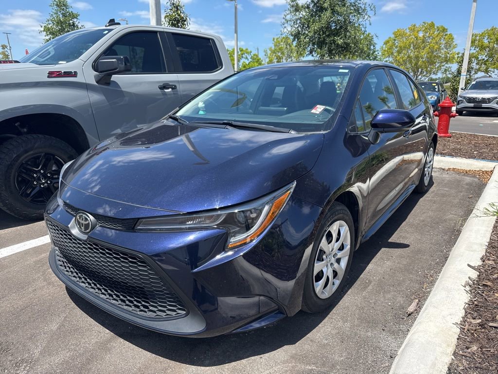 Used 2022 Toyota Corolla LE image 1