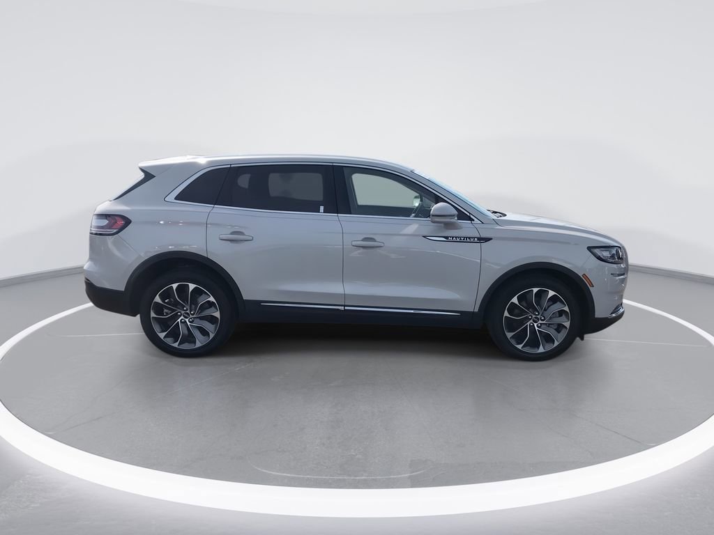 Used 2022 Lincoln Nautilus Reserve AWD/4WD image 9
