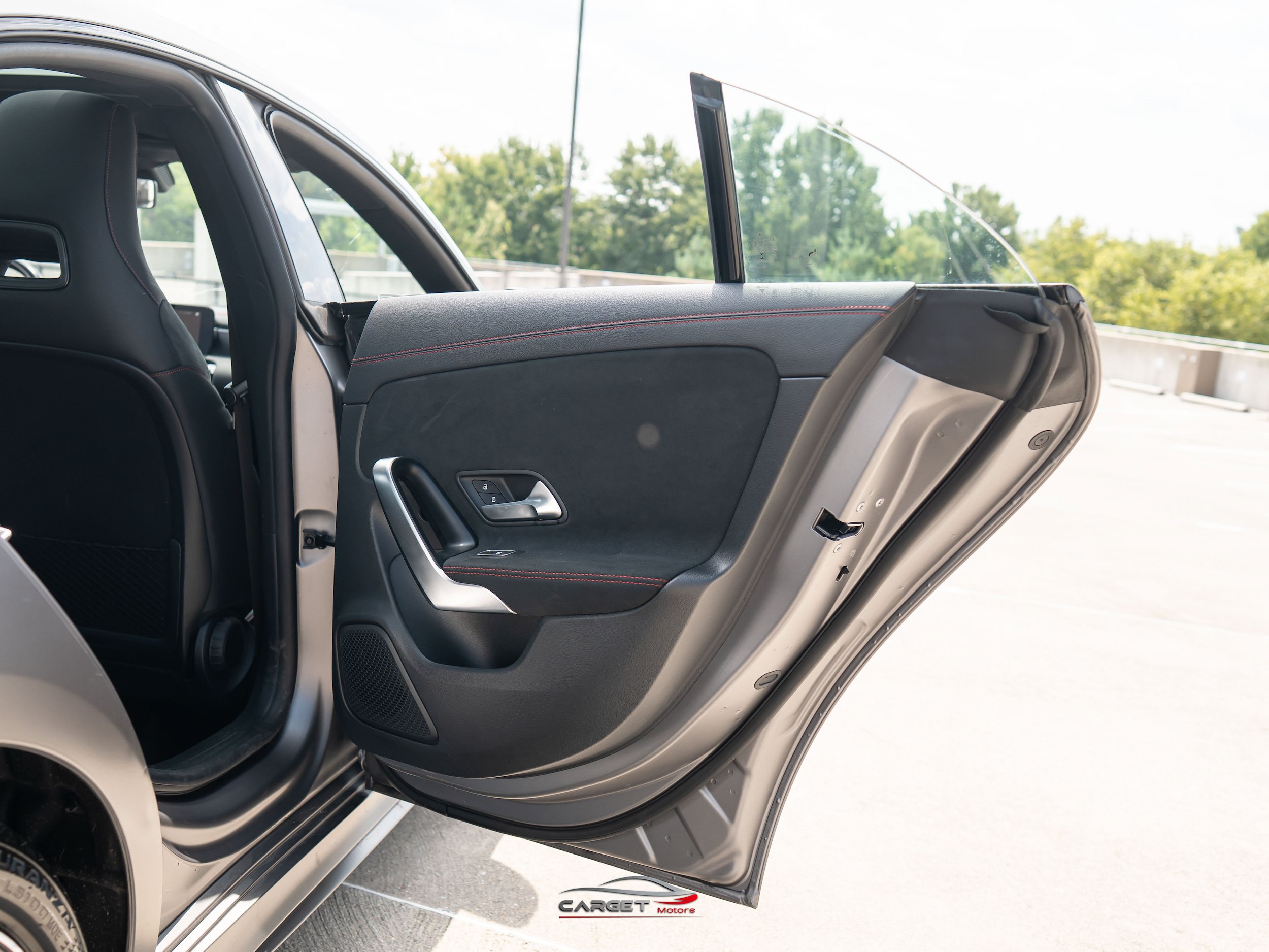Used 2022 Mercedes-Benz CLA 250 4MATIC image 39