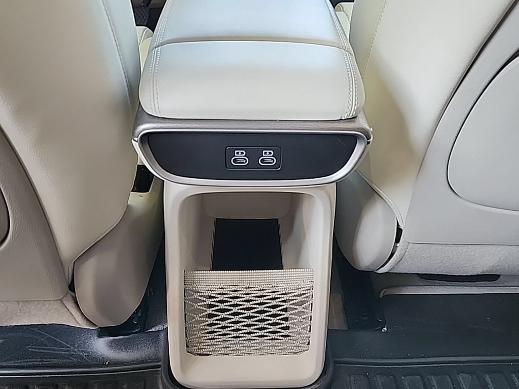 Certified 2024 Genesis GV60 Advanced AWD/4WD image 29
