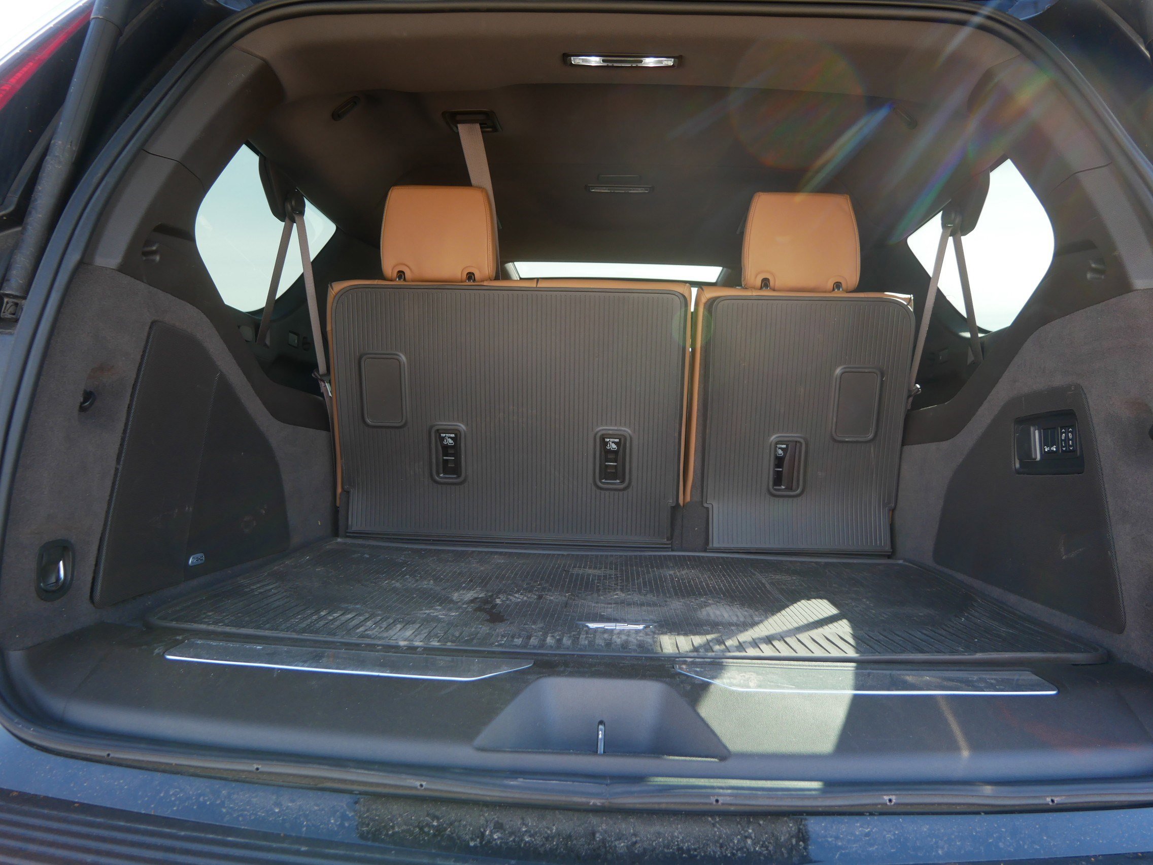 Used 2024 Cadillac Escalade ESV Sport w/ LPO, ONYX Package AWD/4WD image 18