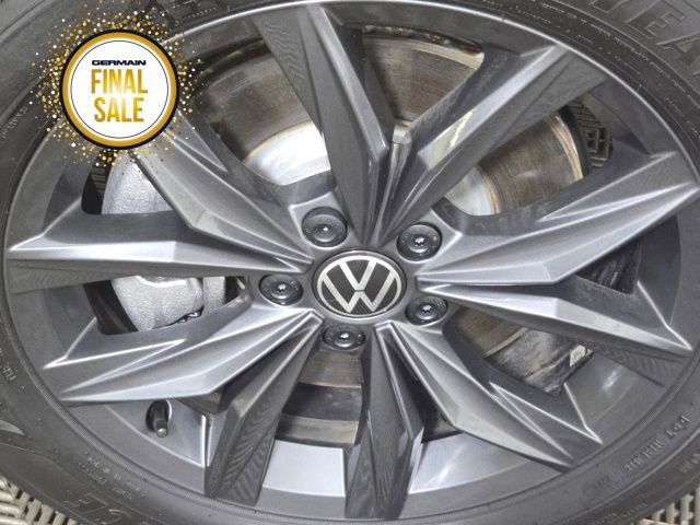 Certified 2024 Volkswagen Tiguan SE w/ Panoramic Sunroof Package image 10