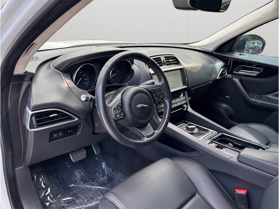 Used 2019 Jaguar F-PACE Premium AWD/4WD image 6