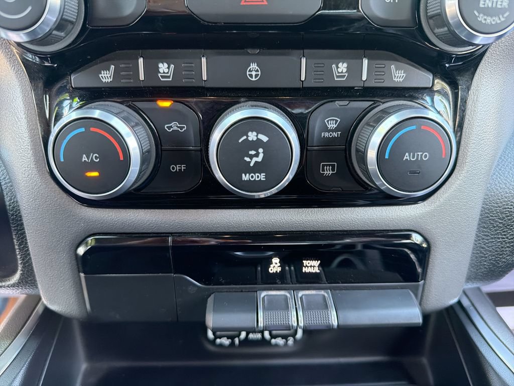 Used 2024 RAM 1500 Laramie AWD/4WD image 16