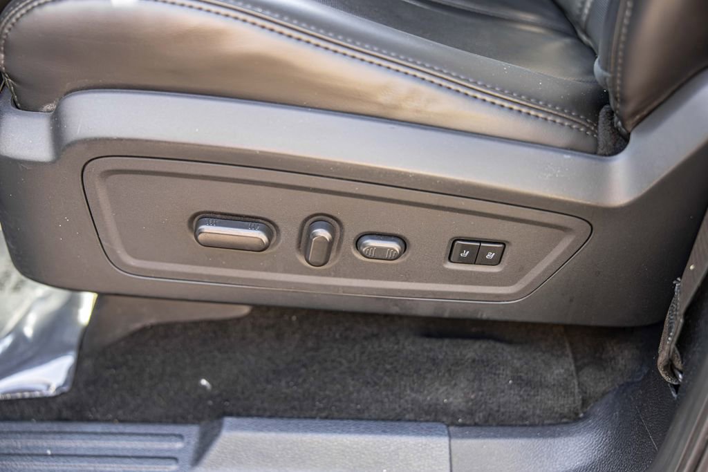 Used 2017 Lincoln Navigator L Select AWD/4WD image 24