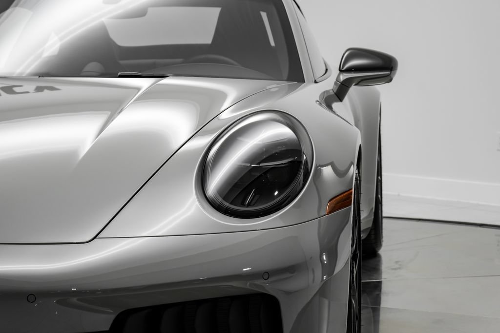 Used 2026 Porsche 911 Carrera GTS RWD image 48