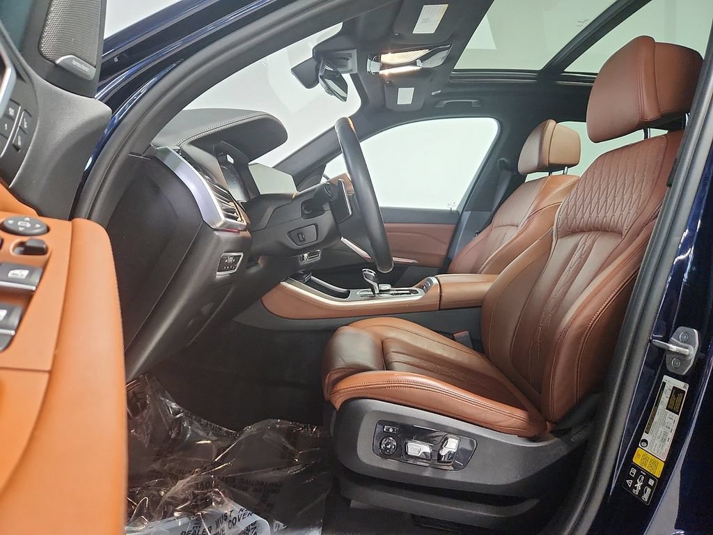 Used 2022 BMW X5 M50i AWD/4WD image 5