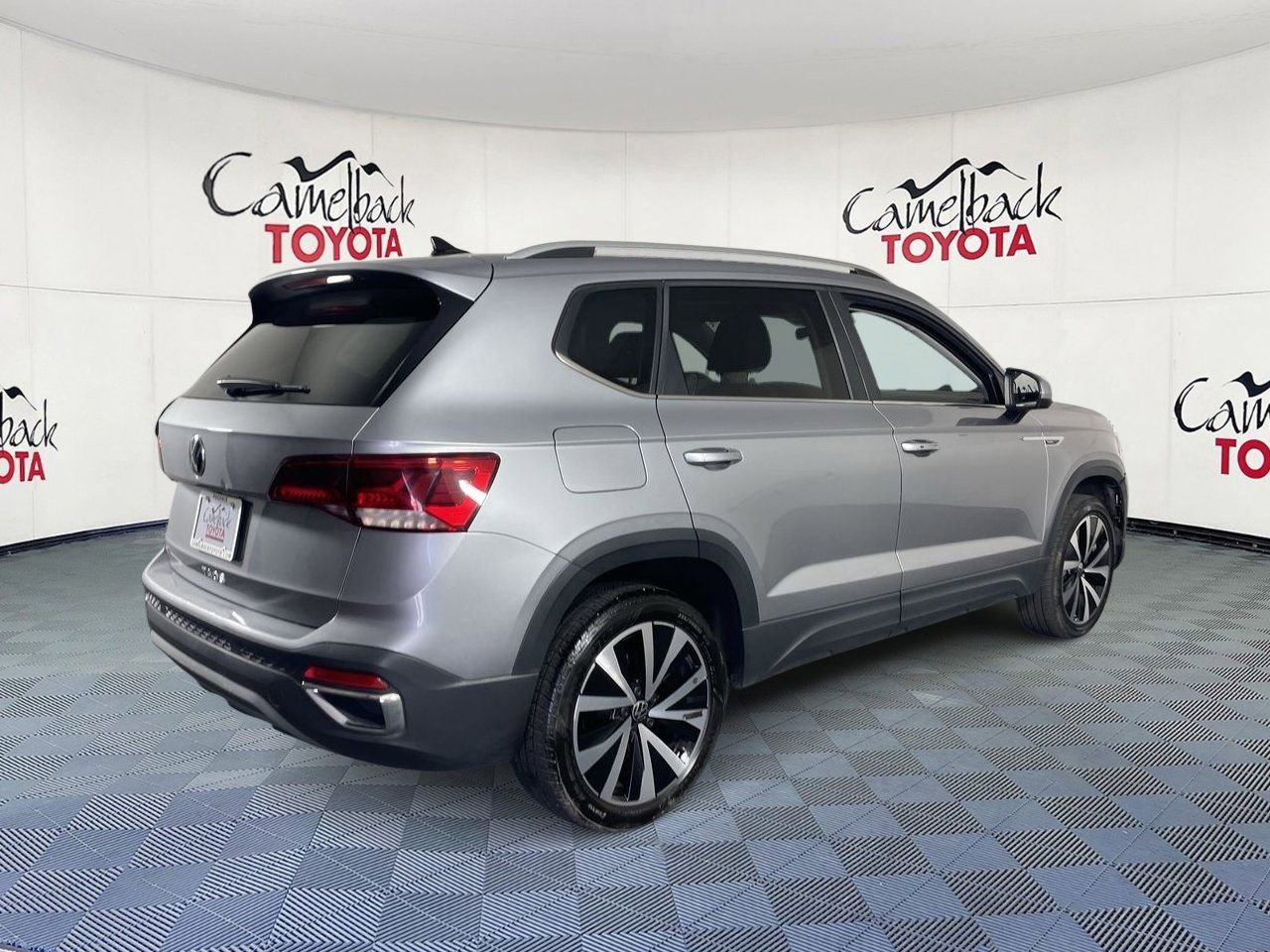 Used 2024 Volkswagen Taos SE FWD image 7