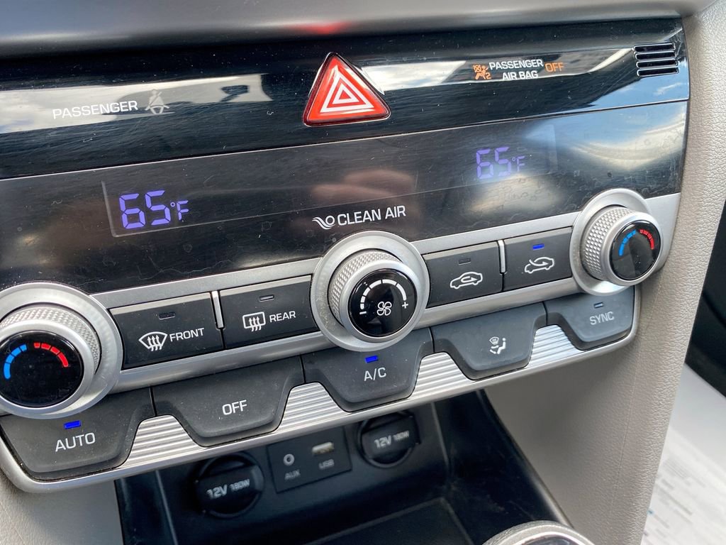 Used 2020 Hyundai Elantra SEL FWD image 25