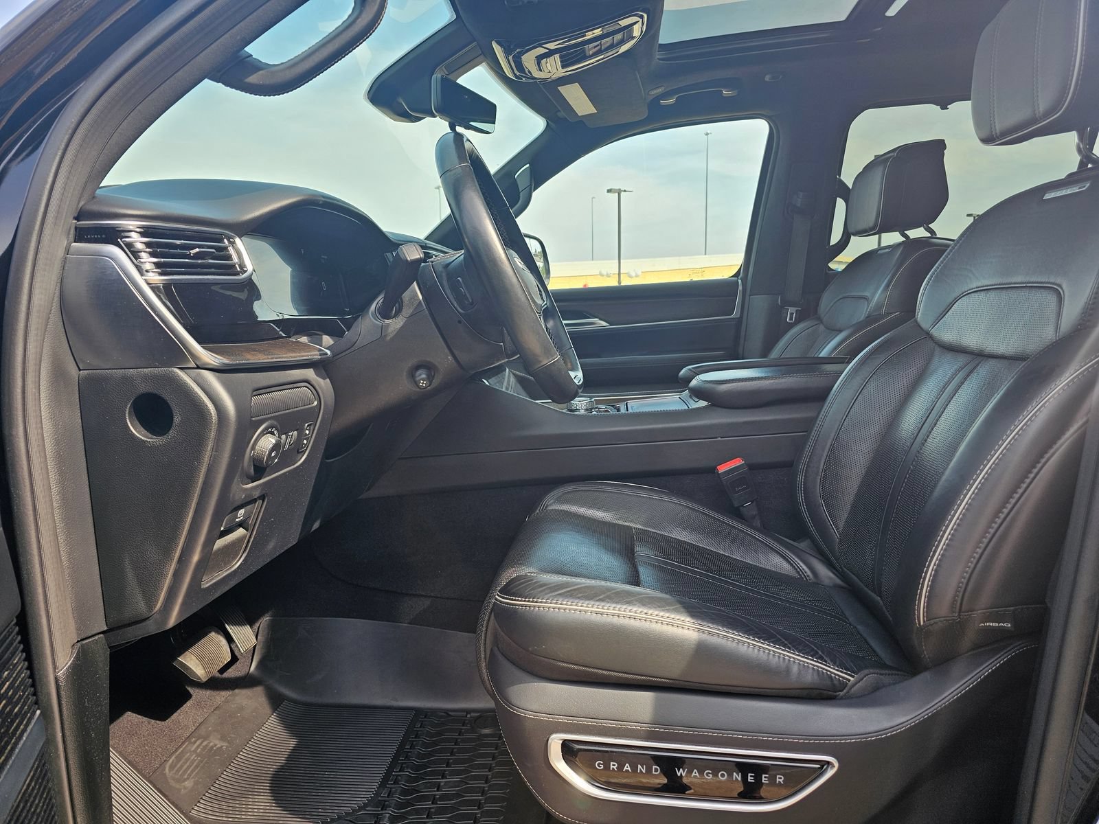 Used 2023 Jeep Grand Wagoneer Series II AWD/4WD image 16