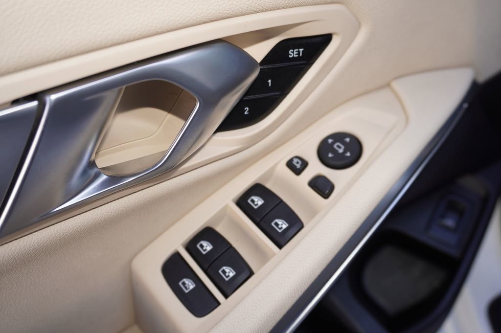 Used 2021 BMW 330i Sedan w/ Driving Assistance Package image 13