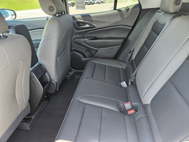 New 2026 Chevrolet Trax ACTIV w/ Sunroof Package FWD image 24