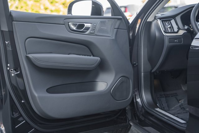 New 2026 Volvo XC60 B5 Ultra w/ Protection Package Premier image 37