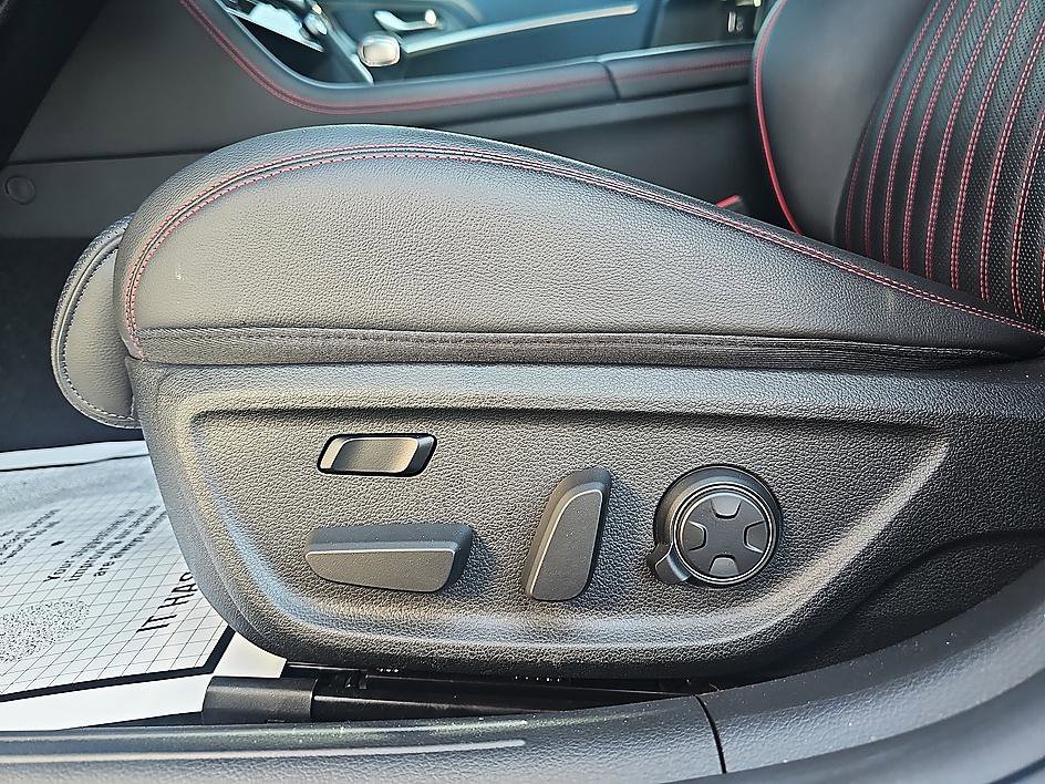 Used 2025 Genesis G70 3.3T Advanced RWD image 16