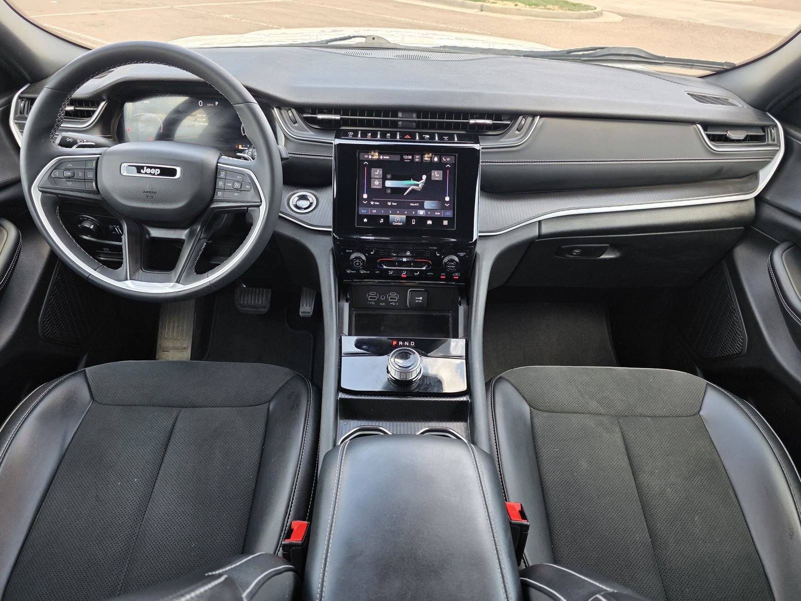 Used 2024 Jeep Grand Cherokee Altitude AWD/4WD image 9