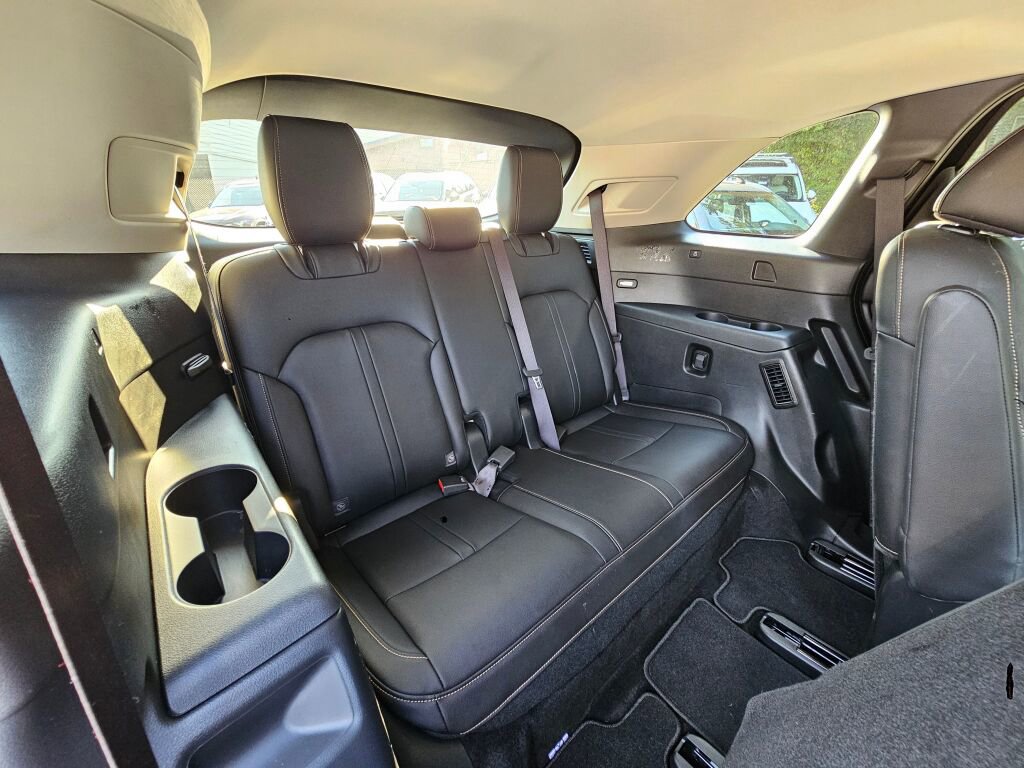 Certified 2024 MAZDA CX-90 Plug-In Hybrid w/ Preferred image 15