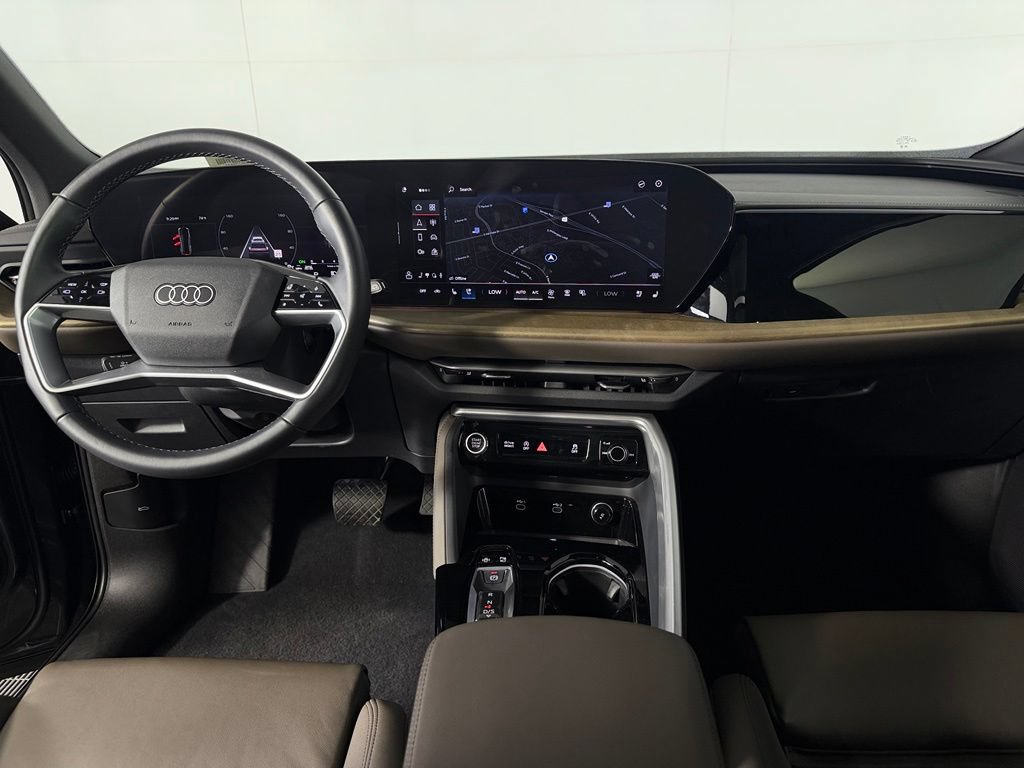 Used 2025 Audi Q5 Premium Plus w/ Premium Plus AWD/4WD image 12