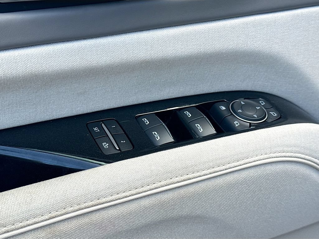 Used 2021 Cadillac Escalade Sport Platinum AWD/4WD image 18