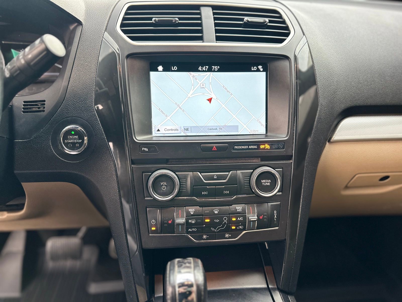 Used 2017 Ford Explorer XLT w/ Equipment Group 202A image 23