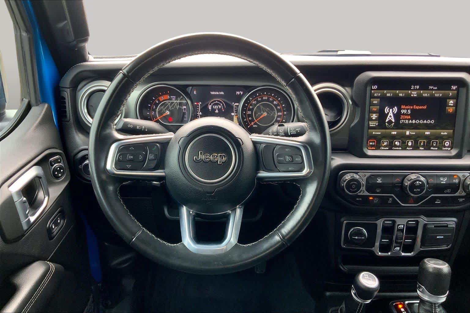 Used 2022 Jeep Wrangler Unlimited Sahara AWD/4WD image 6