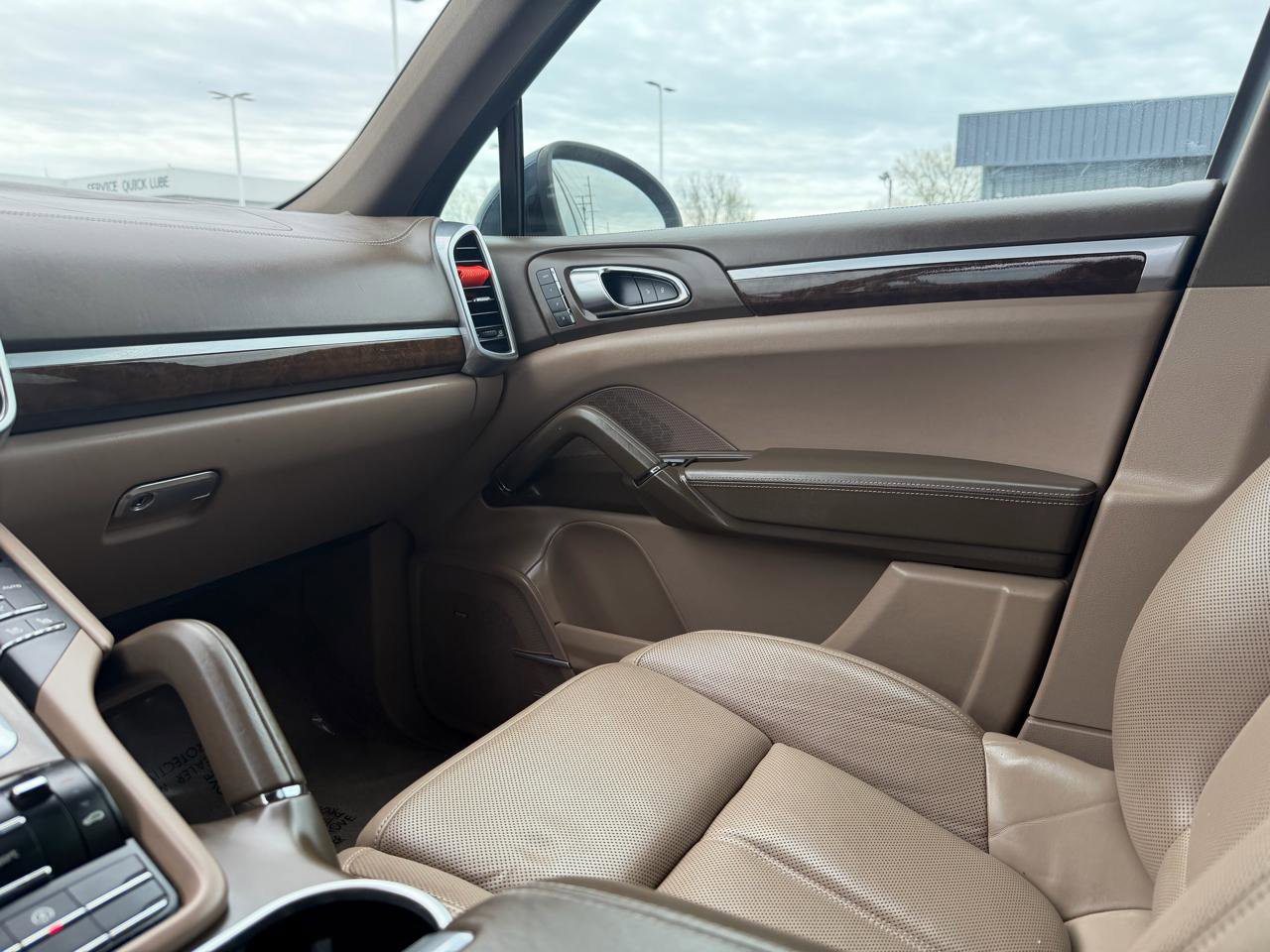 Used 2014 Porsche Cayenne S image 21