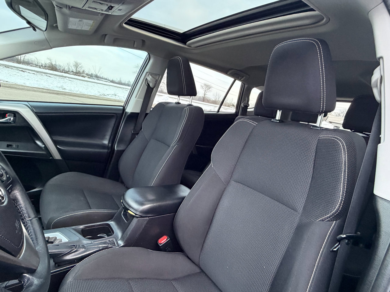 Used 2018 Toyota RAV4 XLE image 11