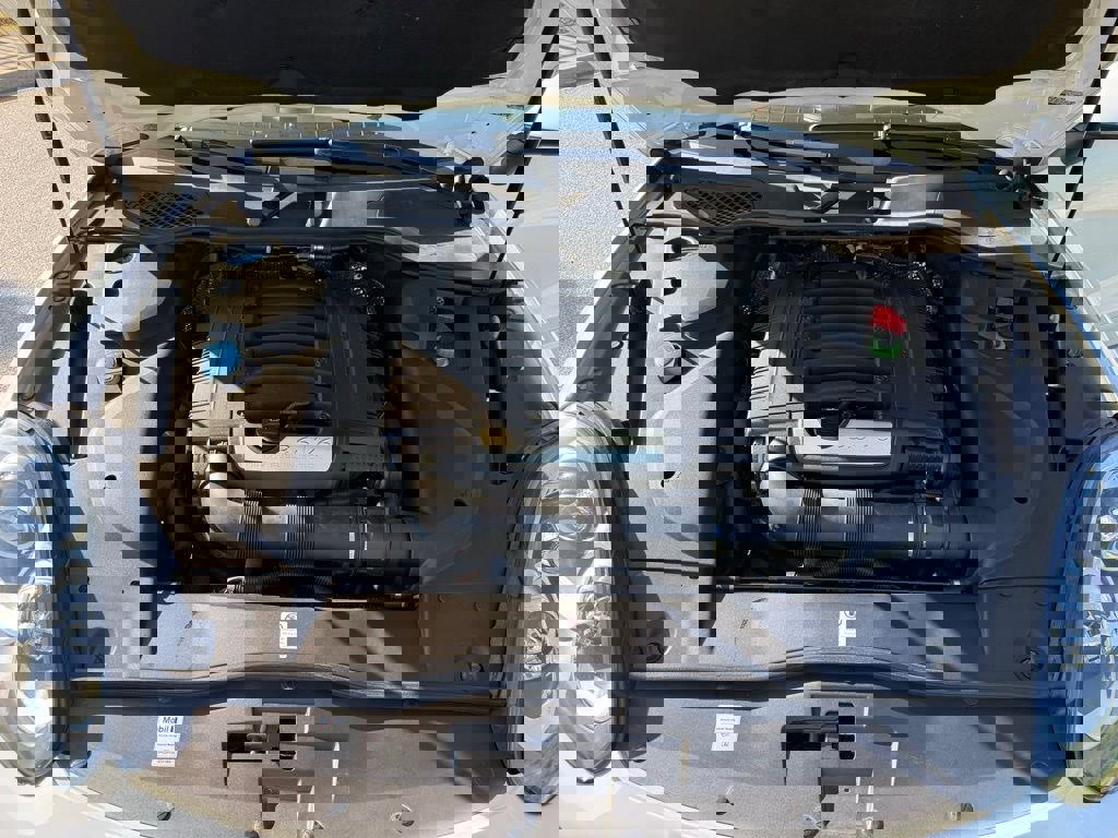 Used 2018 Porsche Cayenne Platinum Edition AWD/4WD image 18