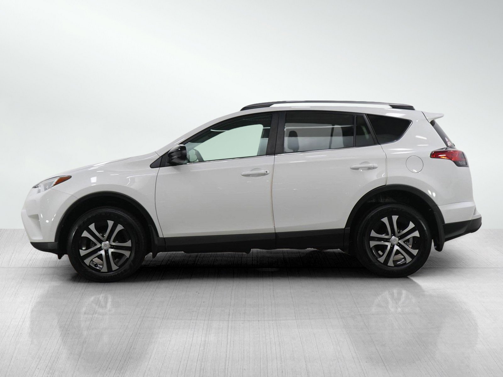 Used 2018 Toyota RAV4 LE w/ All Weather Liner Package image 2