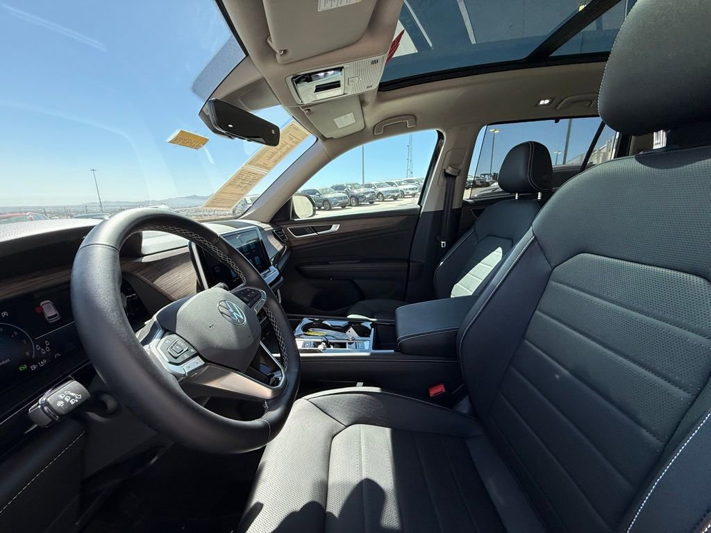 Used 2025 Volkswagen Atlas SEL AWD/4WD image 8