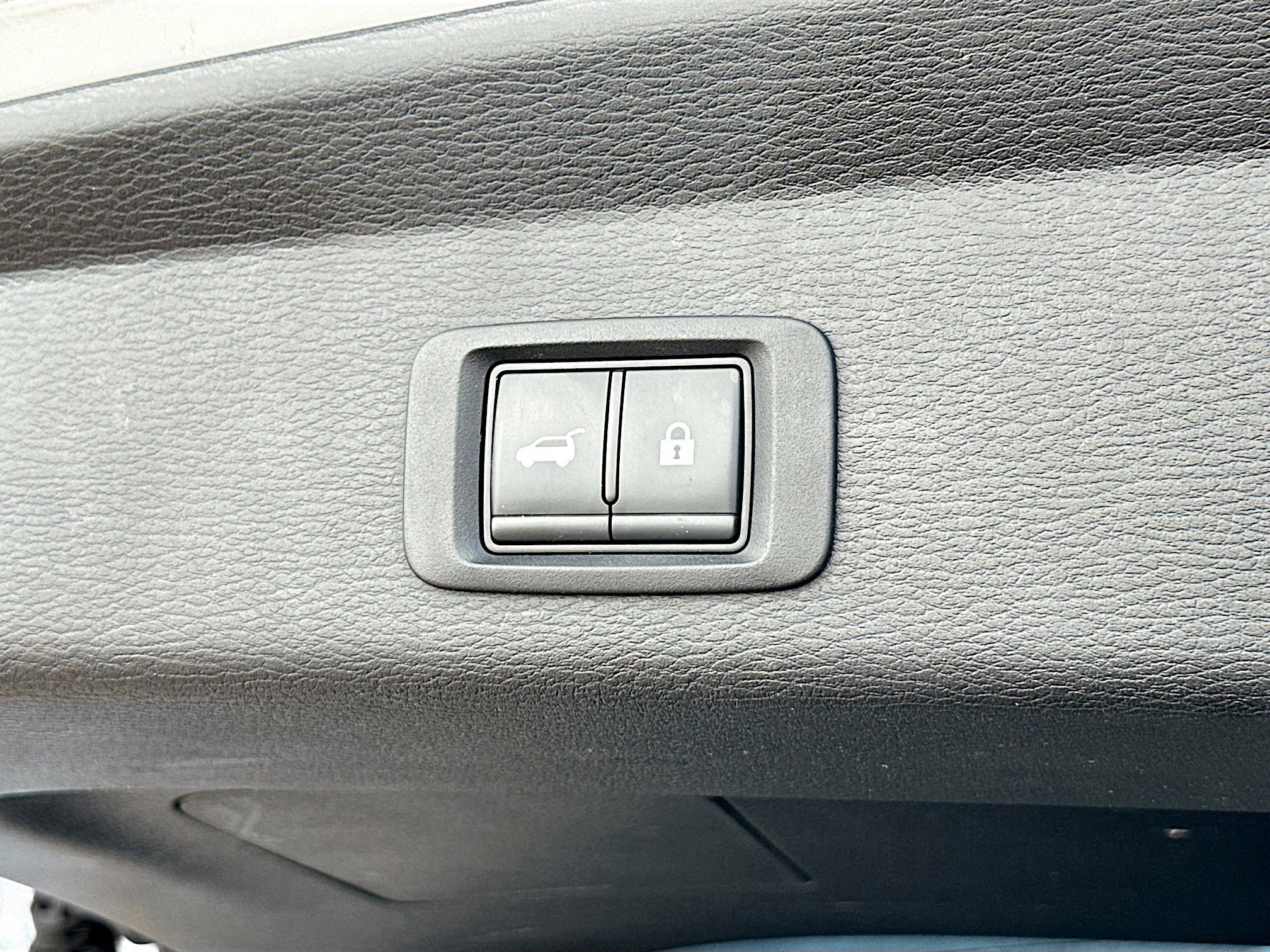 Used 2024 Mitsubishi Outlander SE image 28