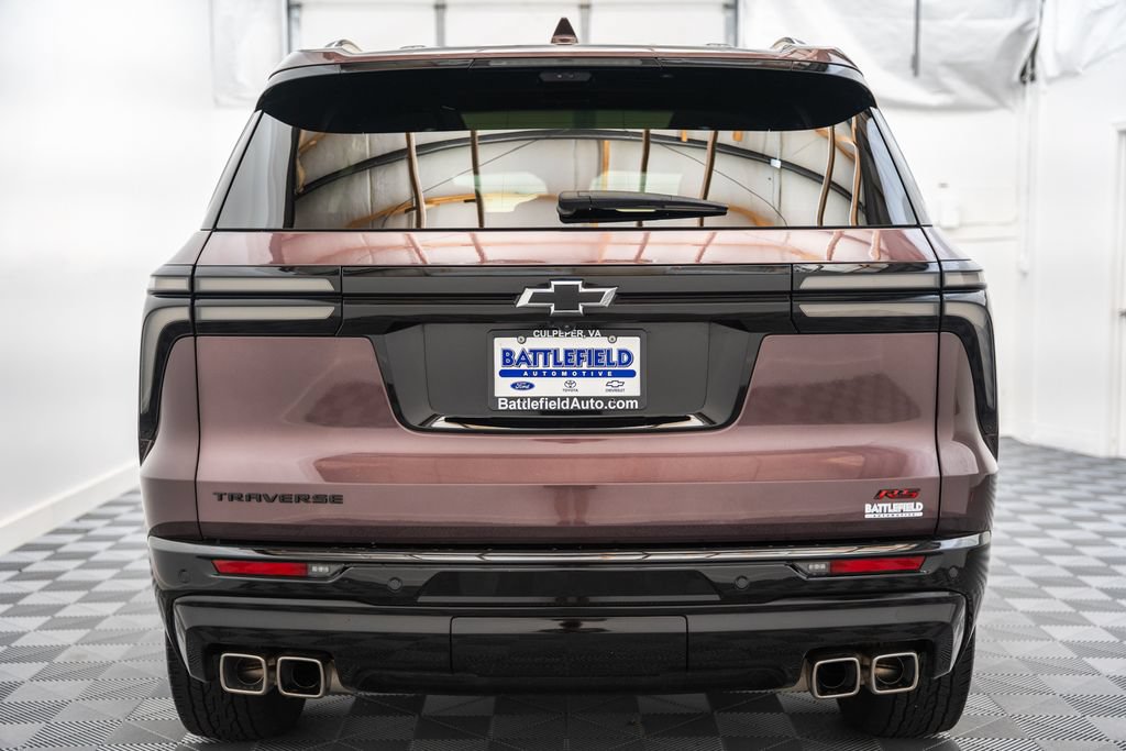 Used 2024 Chevrolet Traverse RS FWD image 6