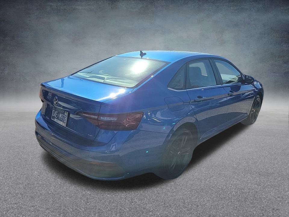 Used 2023 Volkswagen Jetta SE w/ Panoramic Sunroof Package image 36