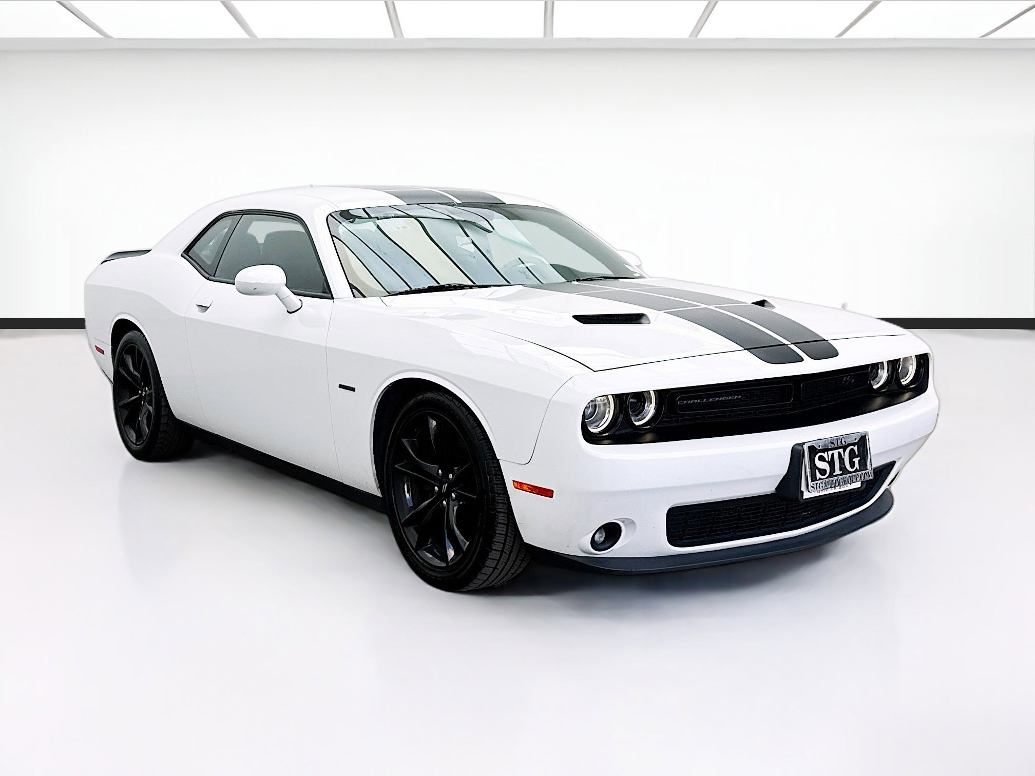 Used 2017 Dodge Challenger R/T Plus RWD image 3